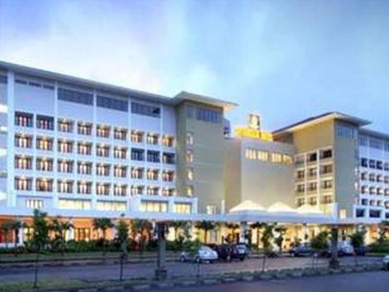Sutanraja Hotel Manado Eksteriør bilde